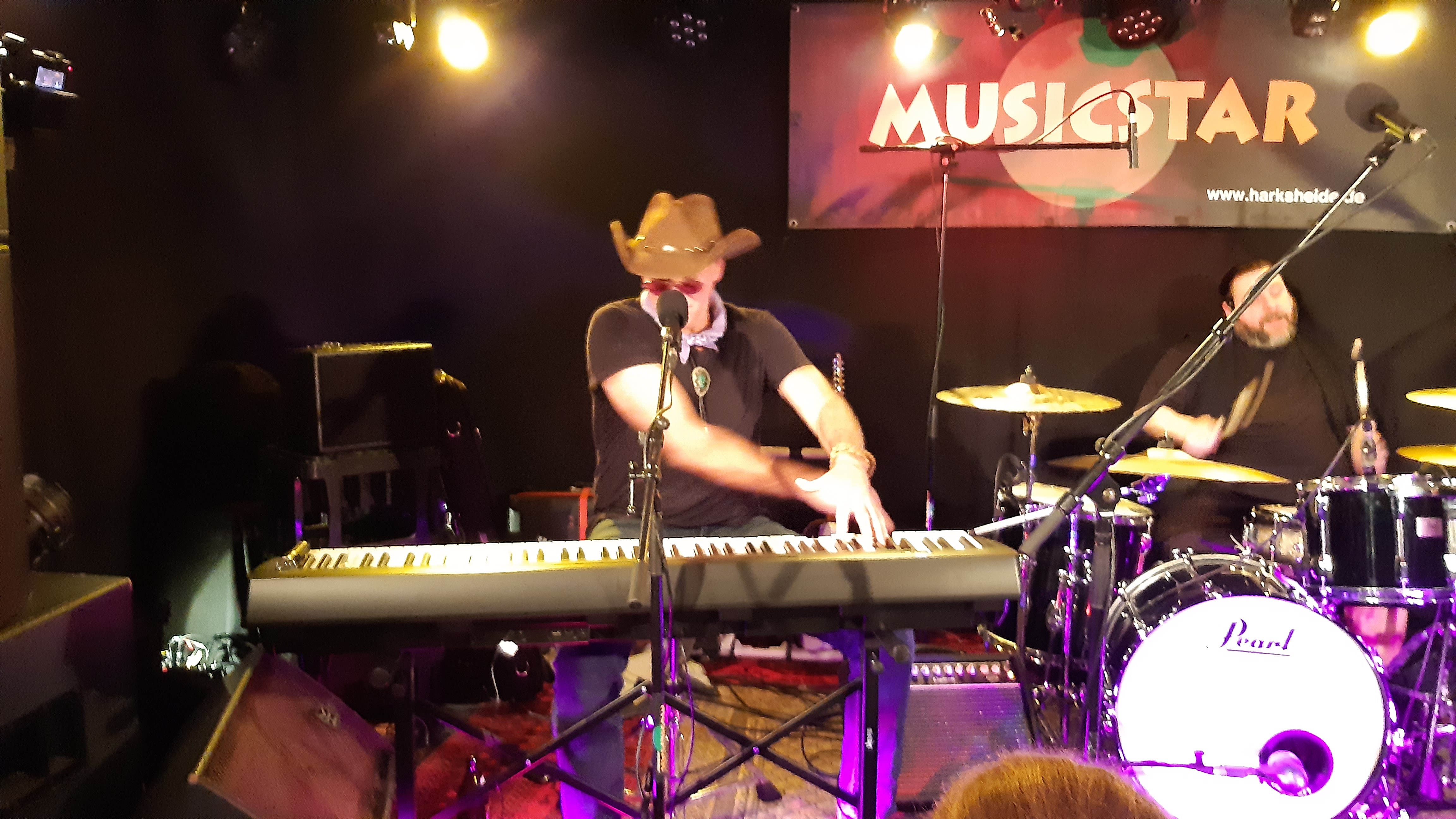 PeterKarpBand2021-10-13MusicStarNorderstedtGermany (14).jpg